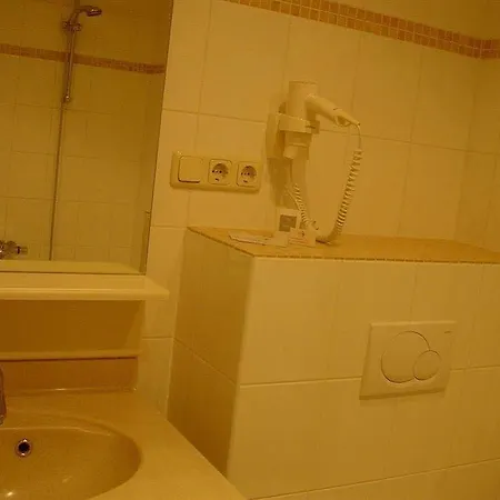 Hotel Js Epen
